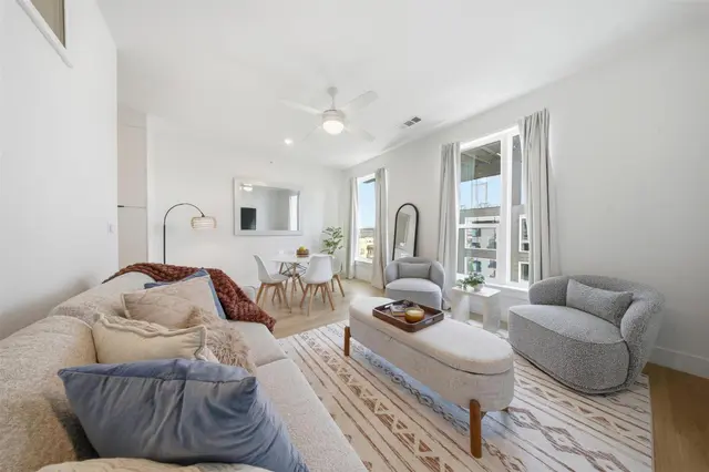 1701 Simond Ave #615