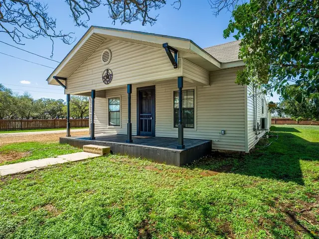 103 N Avenue Q Ave