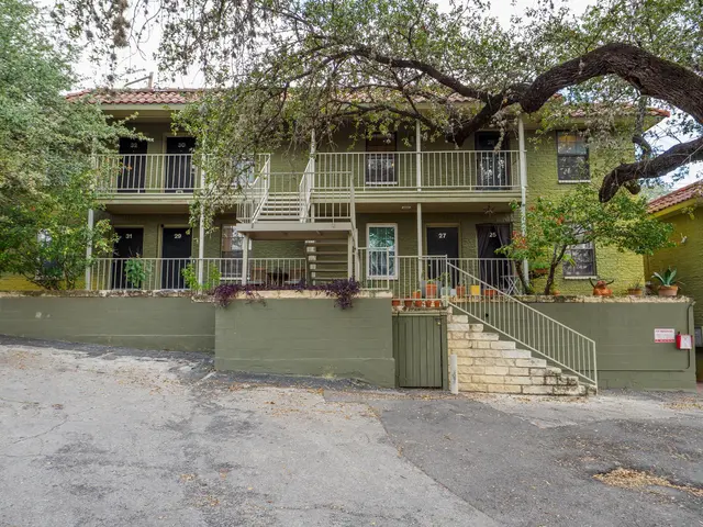 2302 East Side Dr #28