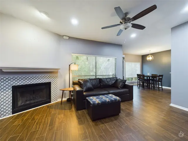 2450 Wickersham Ln #501