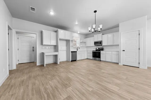 4627 Kings Crossing Blvd