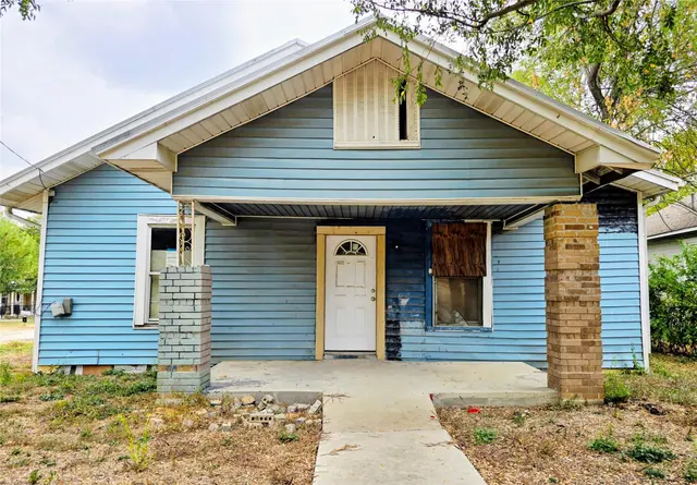 901 W 5th St