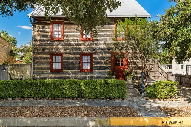 104 Austin St #B