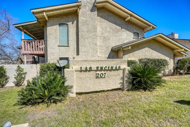 207 N Hi Circle N St N #105 A&B