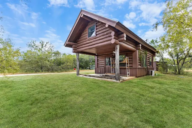 218 Alexandra Ln