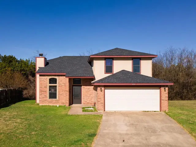 606 Redbud Dr