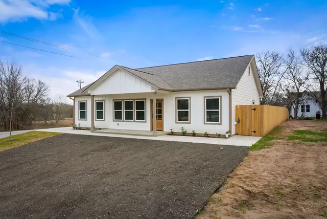 103 Lentz Main St