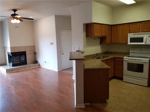 2450 WICKERSHAM Ln #1317