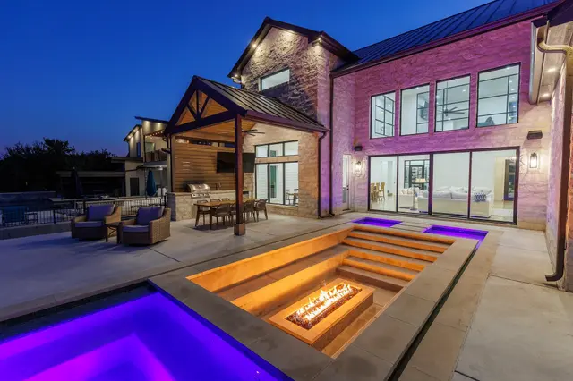 241 Lazy Oaks Ln