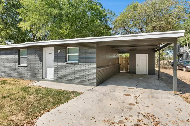 1011 Hackberry St #A&B