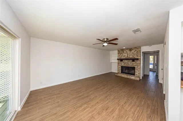 18 Cypress Fairway Vlg