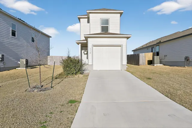612 Marty Allen Loop