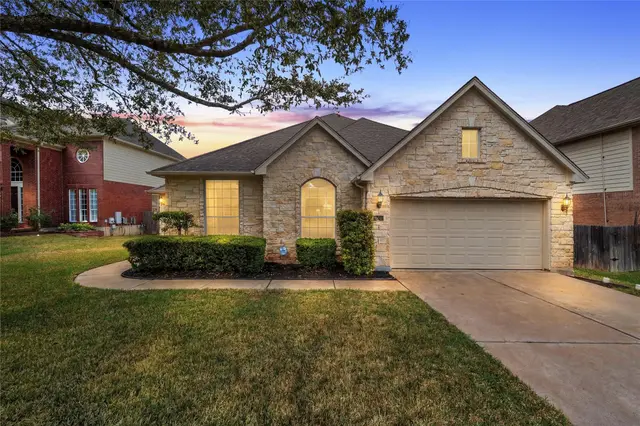 15016 Thatcher Dr
