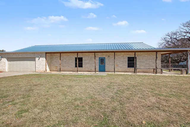 2207 Boxwood Cir