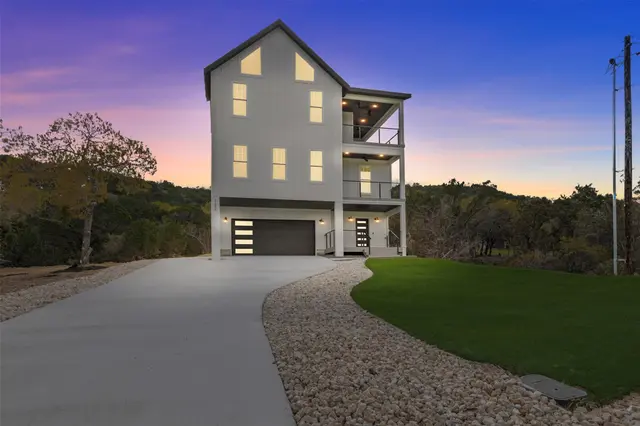11005 Beach Rd