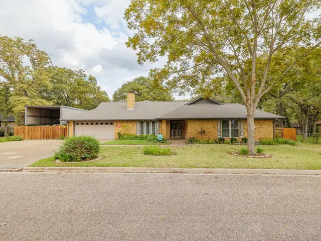 704 Enfield Rd