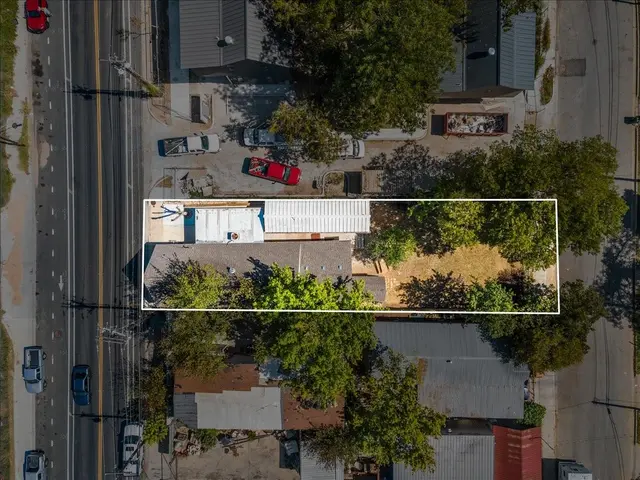 2606 Santa Rosa St