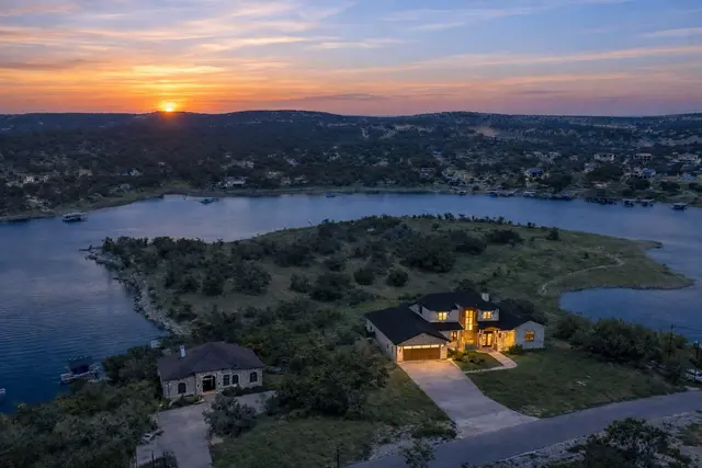 19813 Lakehurst Loop