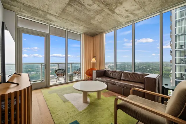 48 East Ave #2108