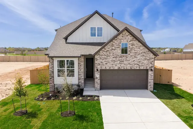127 Silverbell Ln
