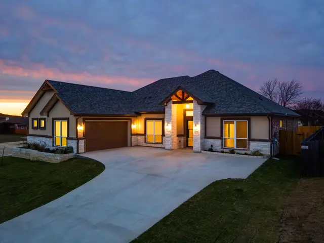 3703 Dodge City Dr