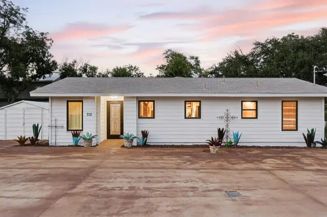 710 Sandy Harbor Dr