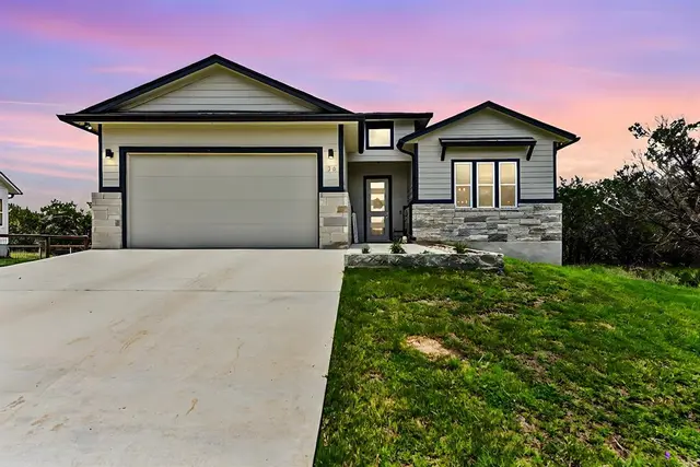 26 Quiet Meadow Cir
