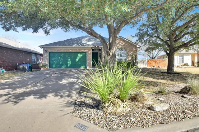 1030 Disraeli Cir