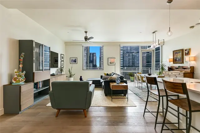 222 West Ave #1613