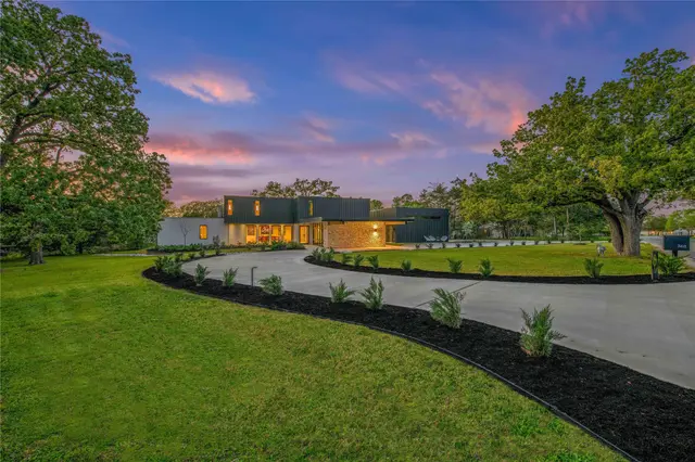 748 S Rosemary Dr