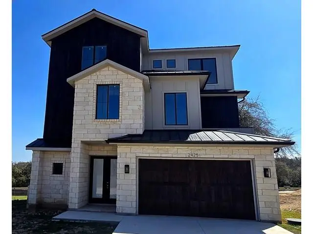 2425 Bruin Dr
