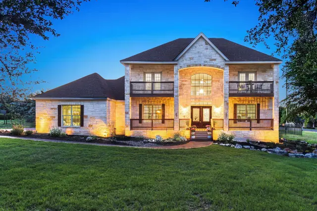 600 Lake Side Cv