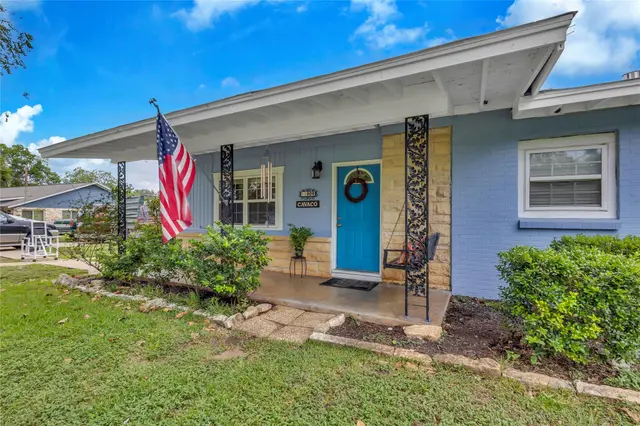 11909 Bluebonnet Ln