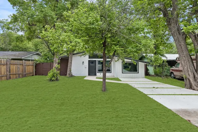 6503 Linda Ln