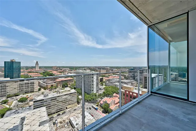 313 W 17th St #2101