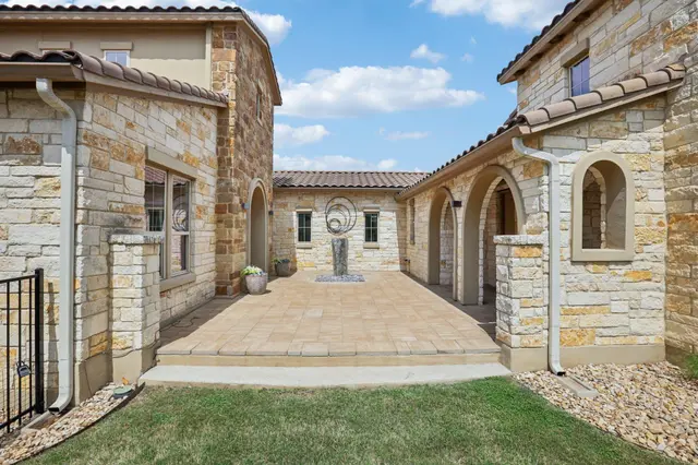 109 Charmstone Ln