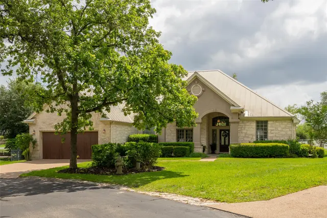 220 Mallet Ct