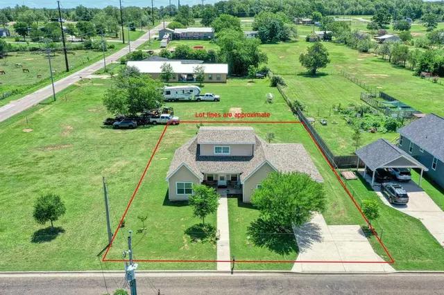 2409 Pecan St