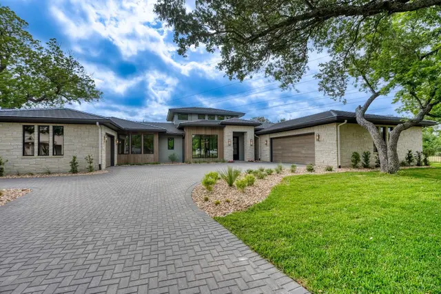 106 Edwards Cir
