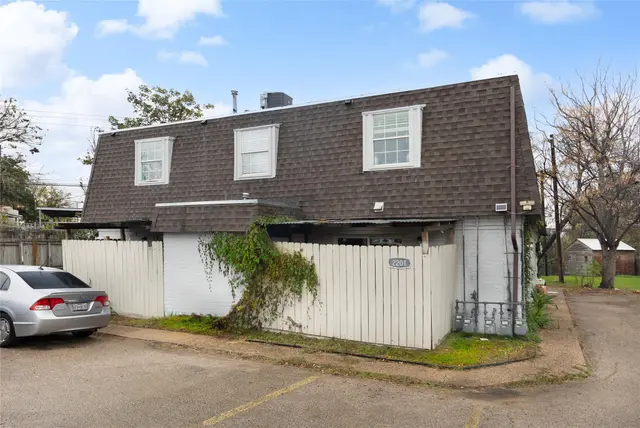 2201 Mission Hill Cir
