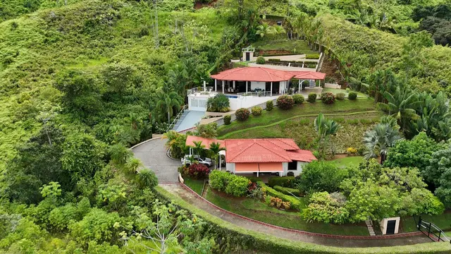 000 Exceptional Ocean, Jungle and Mountain Views!