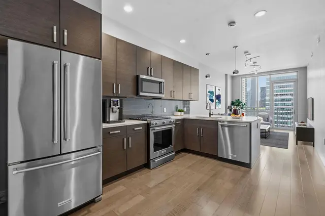 222 West Ave #2207