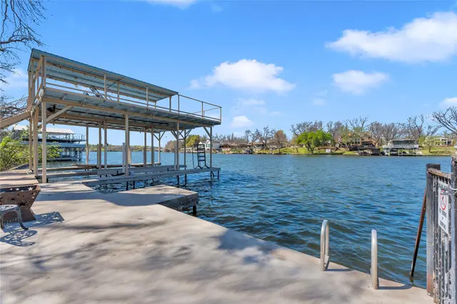 1108 S Lakeside Dr
