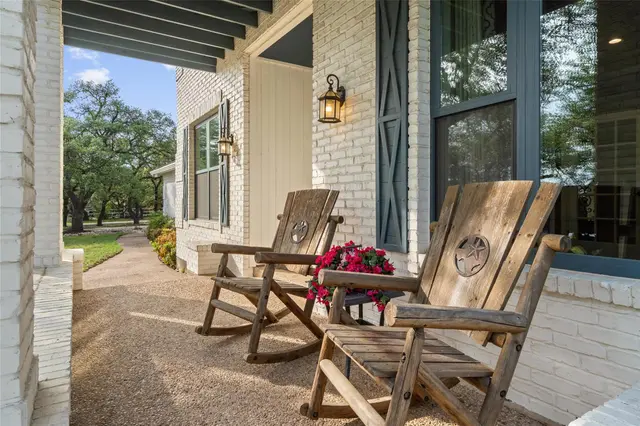 606 Winchester Dr