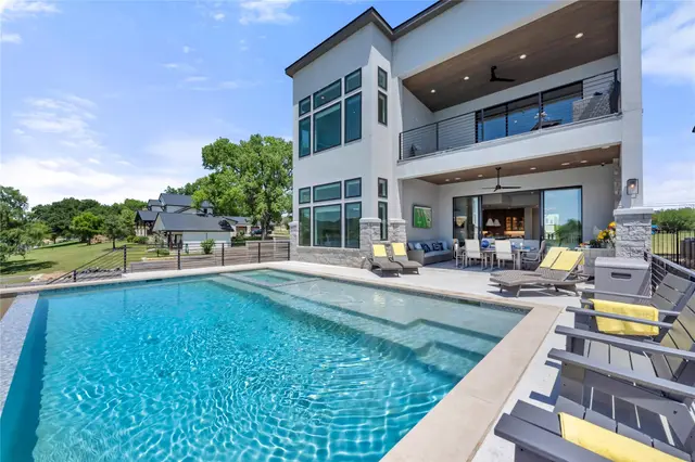 3208 River Oaks Dr