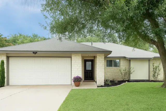 910 Garden View Dr