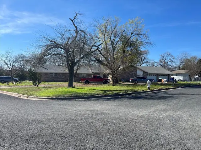 1701 Shadowview Dr