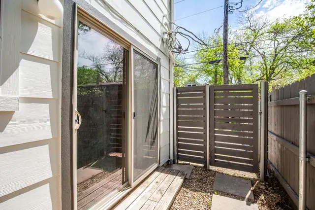 4205 Speedway Ave #107