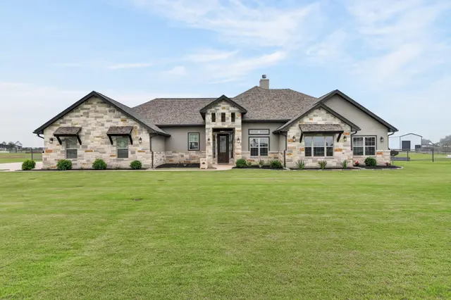 412 Farmstead Dr