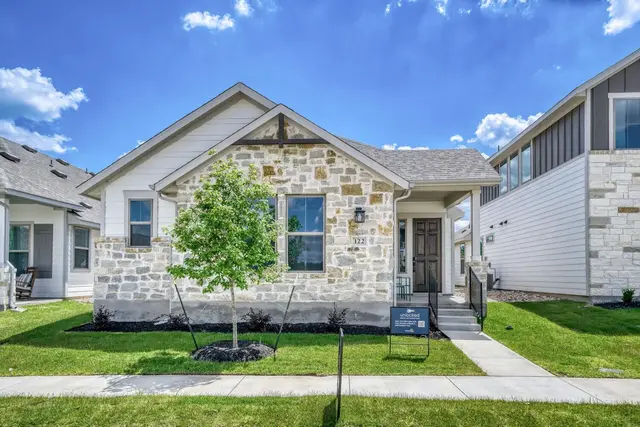 122 International St